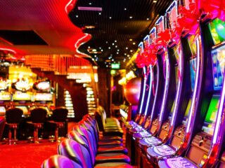 Slot Features I Always Hunt Down (They Make or Break My Game)
