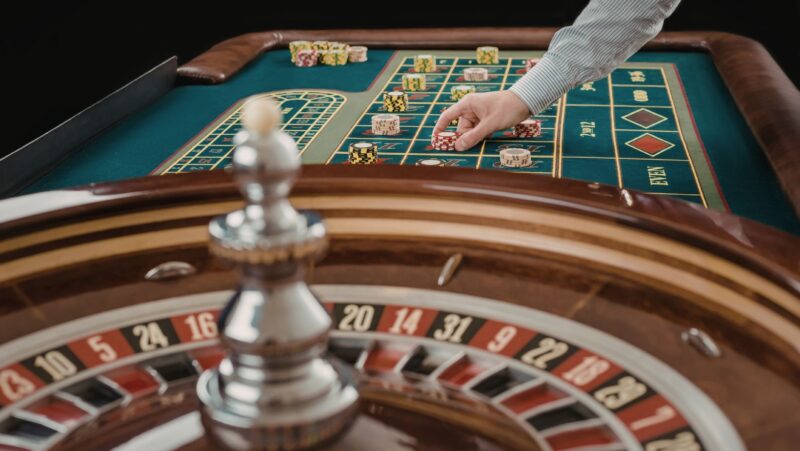 The Digital Nomad’s Guide to Enjoying Live Roulette While Traveling