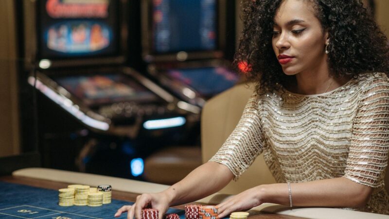 Why Uncertainty Makes Slot Games Feel More Intense Than Fixed Games
